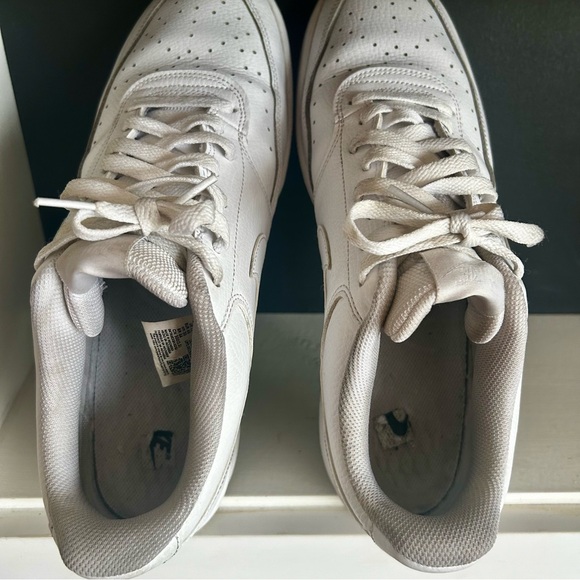 Nike Men's Classic White Sneakers size 12 - Picture 3 of 5